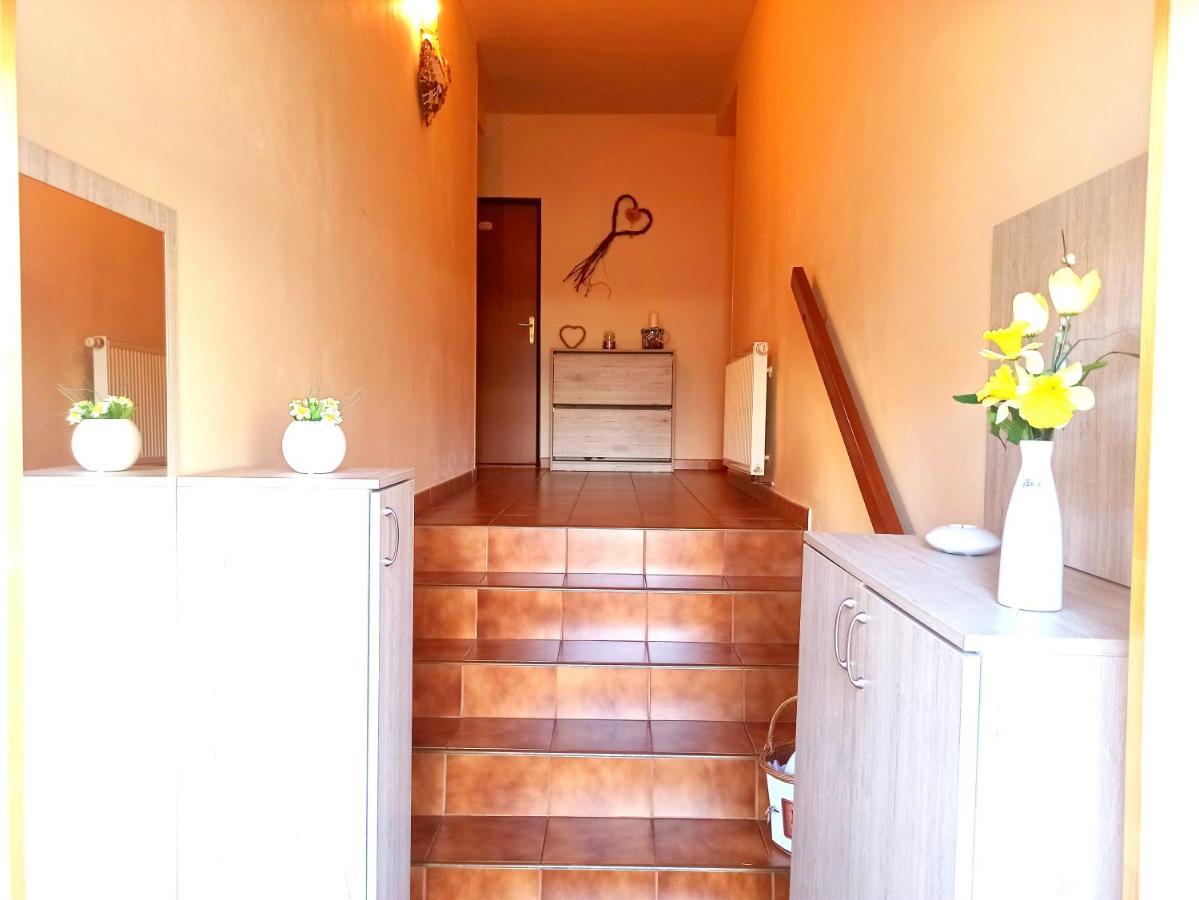 P&P Jicin Apartments - Soukrome 2-3 Luzkove Pokoje S Vlastni Kuchyni A Koupelnou Dış mekan fotoğraf