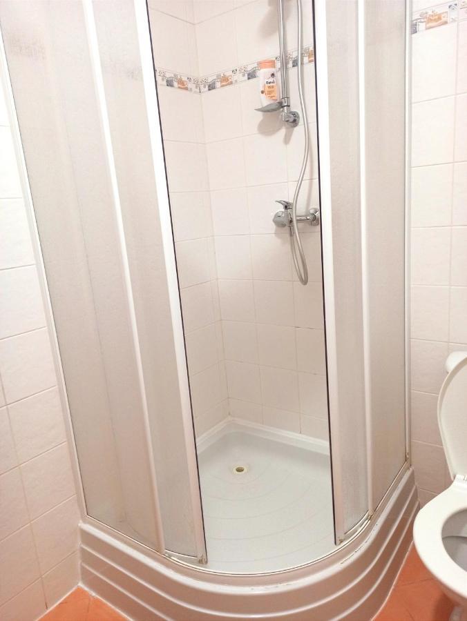 P&P Jicin Apartments - Soukrome 2-3 Luzkove Pokoje S Vlastni Kuchyni A Koupelnou Dış mekan fotoğraf