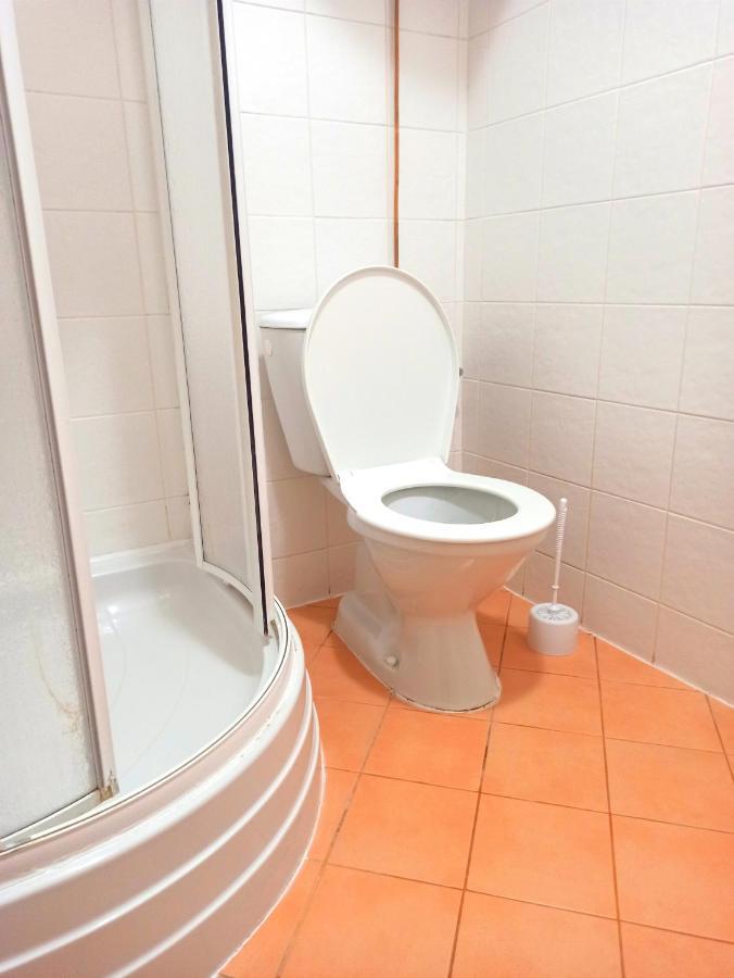 P&P Jicin Apartments - Soukrome 2-3 Luzkove Pokoje S Vlastni Kuchyni A Koupelnou Dış mekan fotoğraf