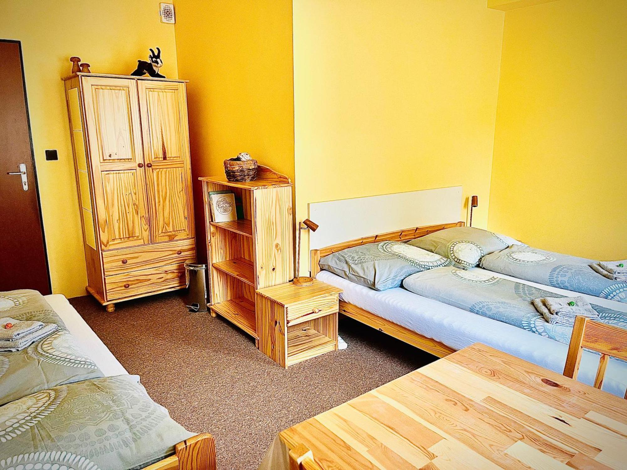 P&P Jicin Apartments - Soukrome 2-3 Luzkove Pokoje S Vlastni Kuchyni A Koupelnou Dış mekan fotoğraf